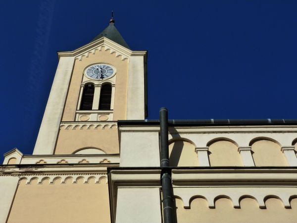 Cost of Church Gutter Installation in Castle Rock